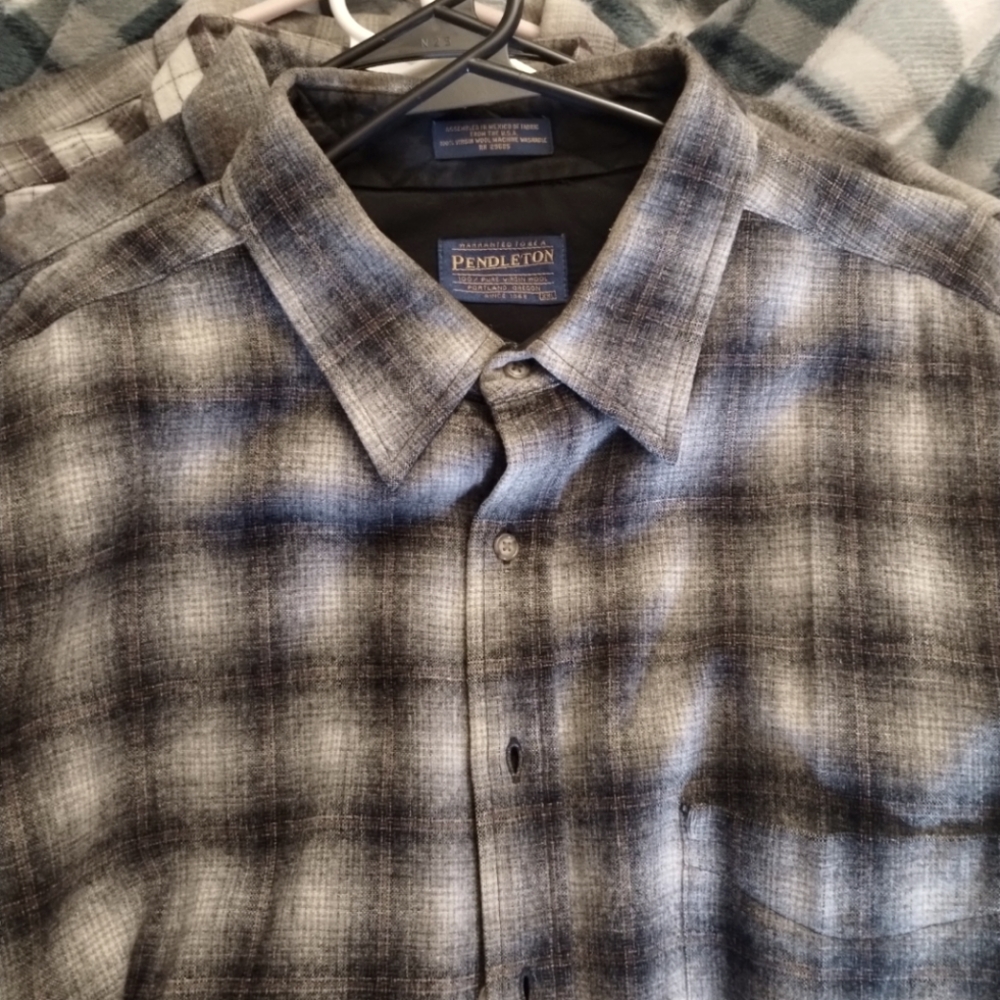 Pendleton Men's Grey Plaid Shirt